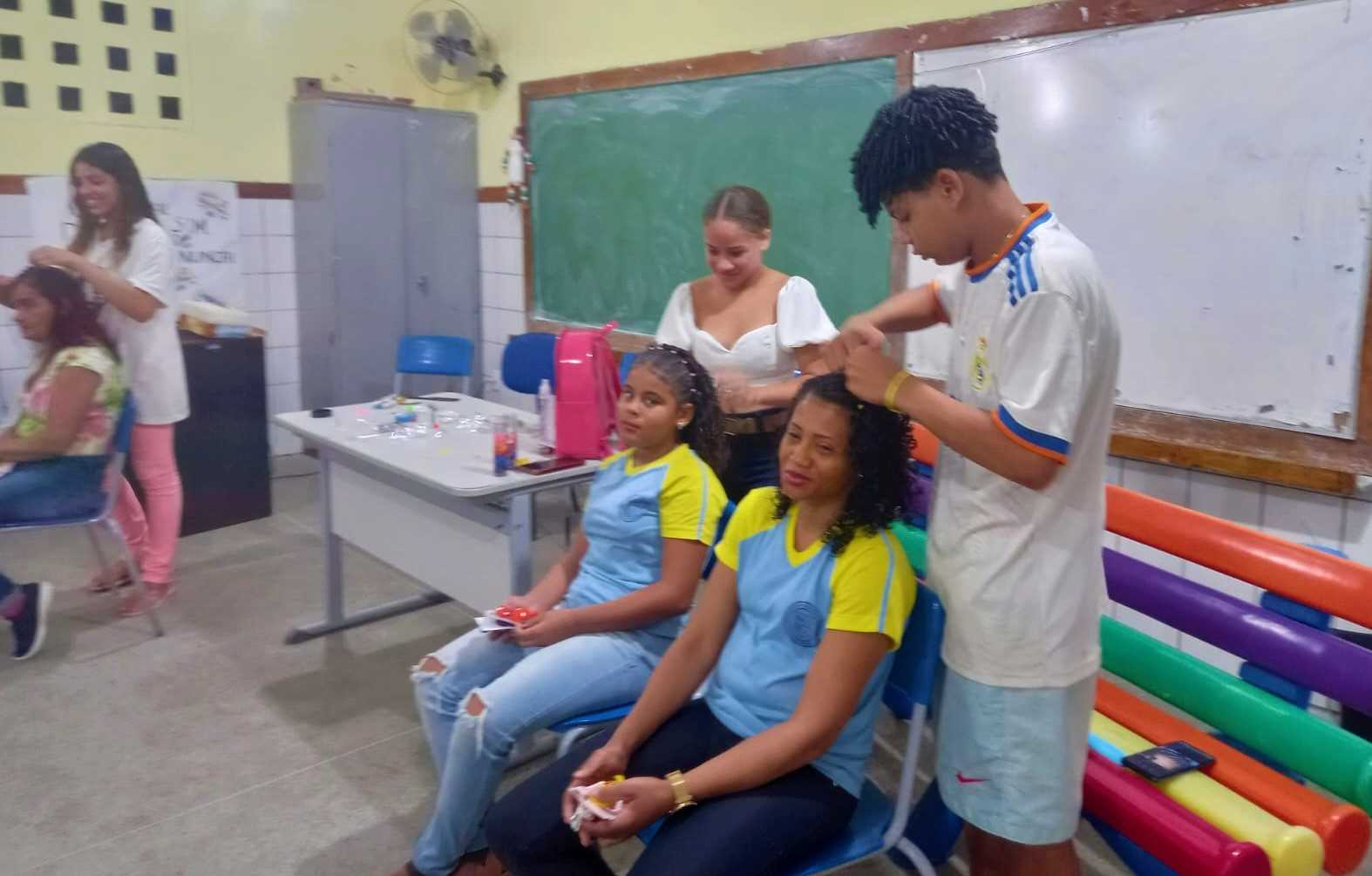 Camacã: EJA promove Projeto Mulher Beleza numa noite memorável